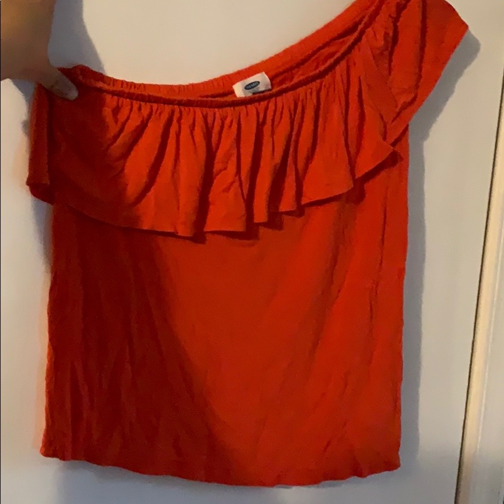 One shoulder shirt